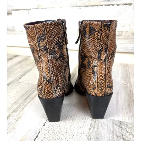 Topshop Womens 7 Brown Snakeskin Leather Pointed Toe Heeled Ankle Boot Western - Picture 3 of 9